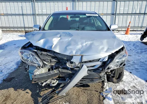 2013 Toyota Corolla Base из США, поврежденный, VIN 2T1BU4EE5DC030907